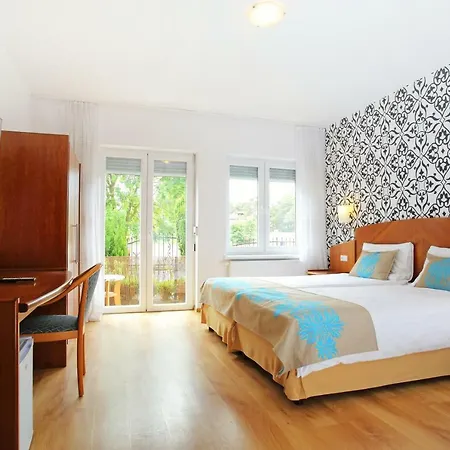 Domaro Guest house